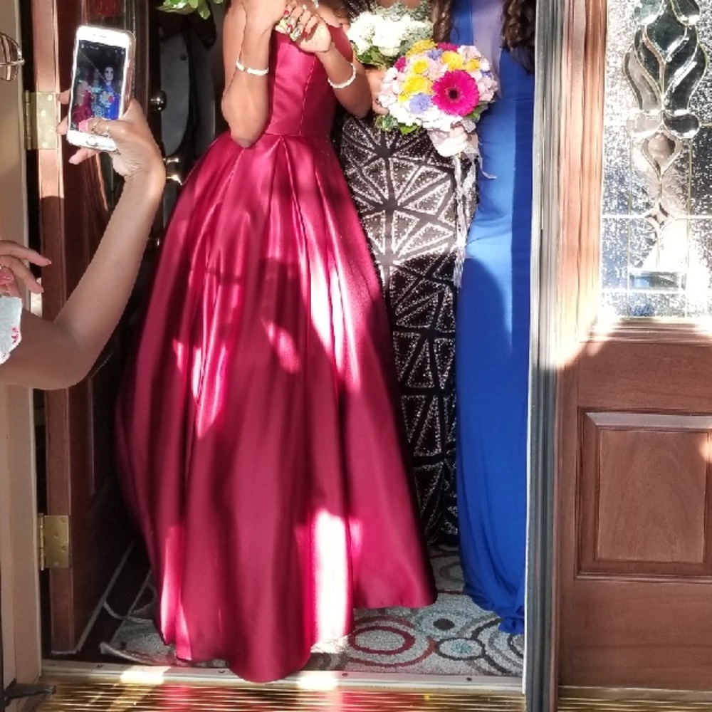 Prom dress - Picture 3 of 3